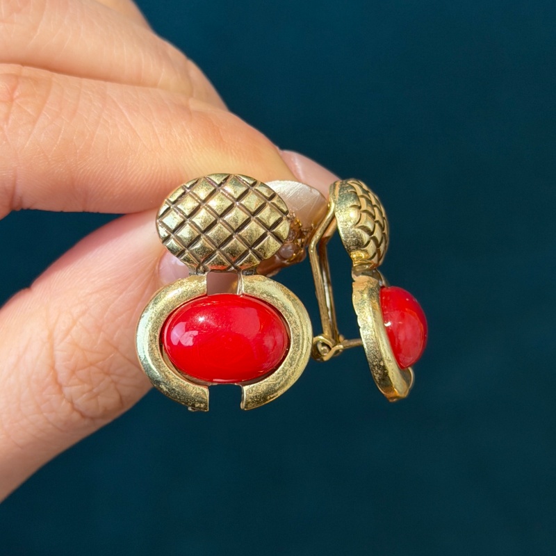 Vintage Fashion Trends 2026 - Винтажные овальные серьги из красного агата
